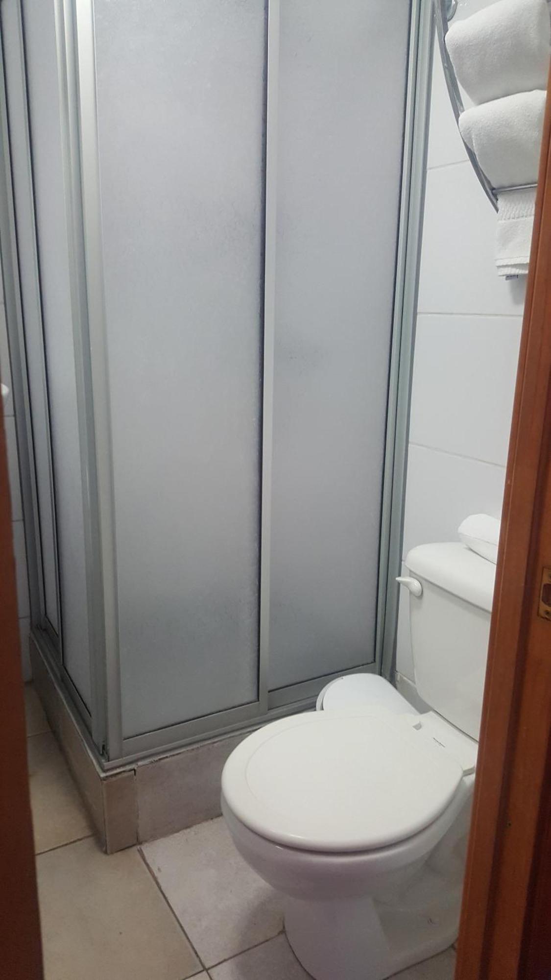 Hotel Reina Victoria ヴァルパライソ エクステリア 写真