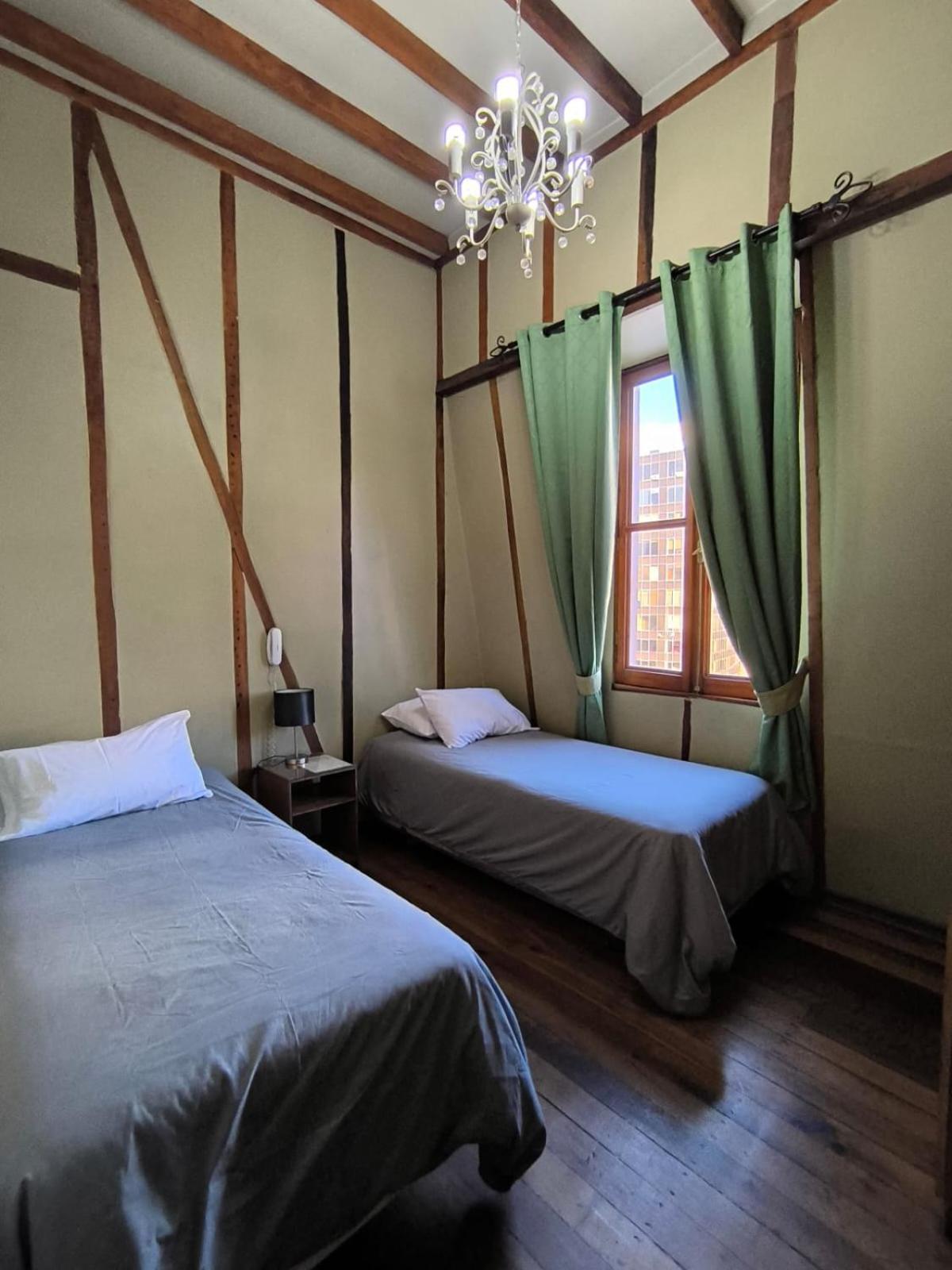 Hotel Reina Victoria ヴァルパライソ エクステリア 写真